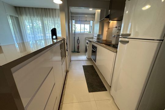 Cozinha de apartamento para alugar com 1 quarto, 50m² em Melville Empresarial Ii, Barueri