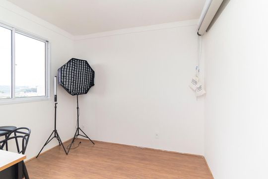 Quarto 2 de apartamento para alugar com 2 quartos, 32m² em Vila Carmosina, São Paulo