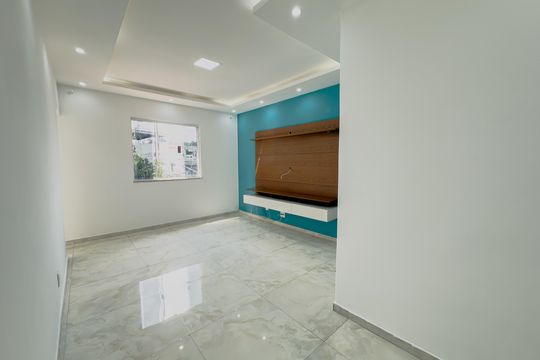 Sala de casa à venda com 2 quartos, 74m² em Irajá, Rio de Janeiro