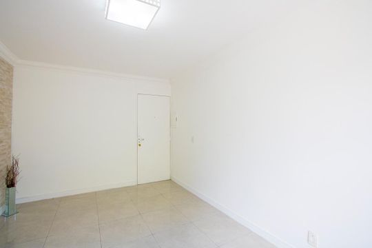 Sala de apartamento à venda com 2 quartos, 56m² em Vila Guarará, Santo André