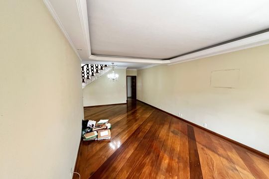 Sala de casa à venda com 4 quartos, 200m² em Jardim do Colegio (zona Norte), São Paulo