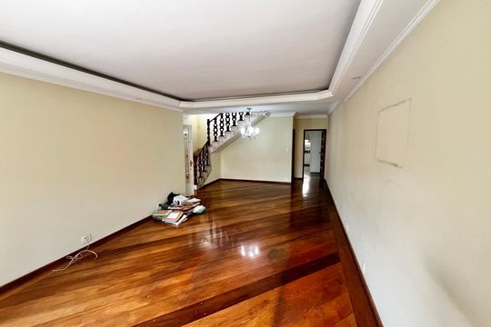 Sala de casa à venda com 4 quartos, 200m² em Jardim do Colegio (zona Norte), São Paulo