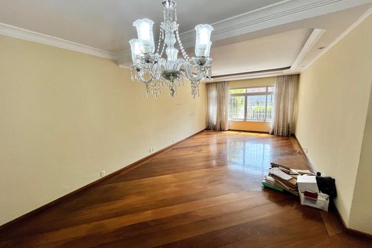 Sala de casa à venda com 4 quartos, 200m² em Jardim do Colegio (zona Norte), São Paulo