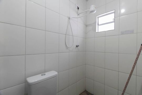 Banheiro  de casa para alugar com 1 quarto, 28m² em Cidade Continental, São Paulo