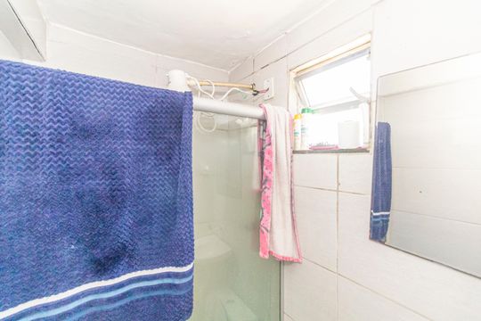 Banheiro de casa para alugar com 1 quarto, 35m² em Honório Gurgel, Rio de Janeiro