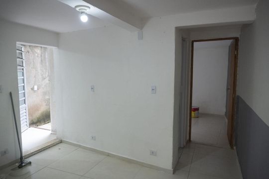 Sala de casa para alugar com 2 quartos, 100m² em Jardim das Palmas, São Paulo