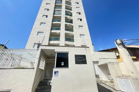 Placa instalada na fachada do imovel de apartamento à venda com 2 quartos, 62m² em Jardim São Judas Tadeu, Guarulhos