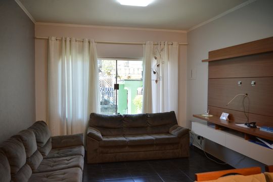 Casa à venda com 3 quartos, 288m² em Vila Lucinda, Santo André