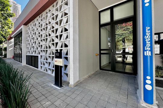 Fachada  de kitnet/studio à venda com 1 quarto, 37m² em Jardim das Acacias, São Paulo