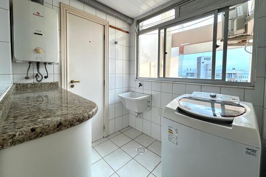 Área de Serviço de apartamento para alugar com 3 quartos, 140m² em Abraão, Florianópolis