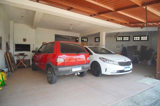 Garagem de casa à venda com 4 quartos, 300m² em Scharlau, São Leopoldo