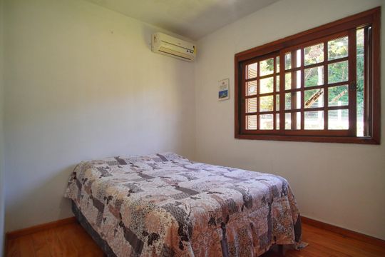 Quarto 1 de casa à venda com 4 quartos, 300m² em Scharlau, São Leopoldo