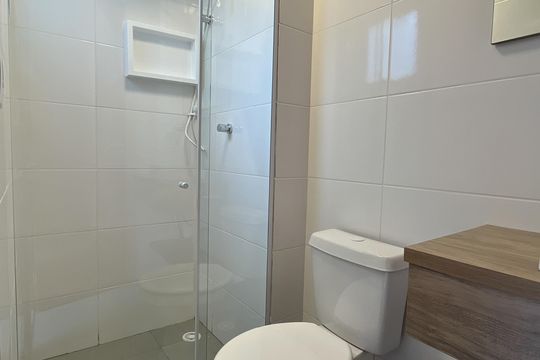 Banheiro de apartamento para alugar com 1 quarto, 28m² em Vila Zat, São Paulo