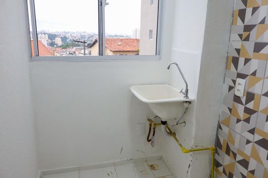 Lavanderia de apartamento para alugar com 2 quartos, 40m² em Jardim do Lago, São Paulo