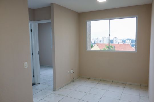 Apartamento para alugar com 2 quartos, 40m² em Jardim do Lago, São Paulo