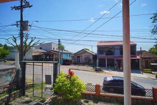 Sala de Estar - Vista de casa para alugar com 2 quartos, 423m² em Vila Jardim, Porto Alegre