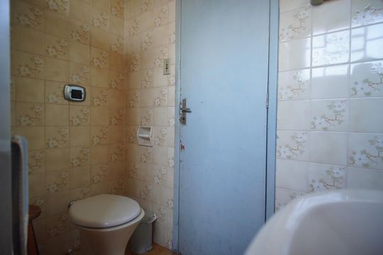 Banheiro Corredor de casa para alugar com 2 quartos, 423m² em Vila Jardim, Porto Alegre