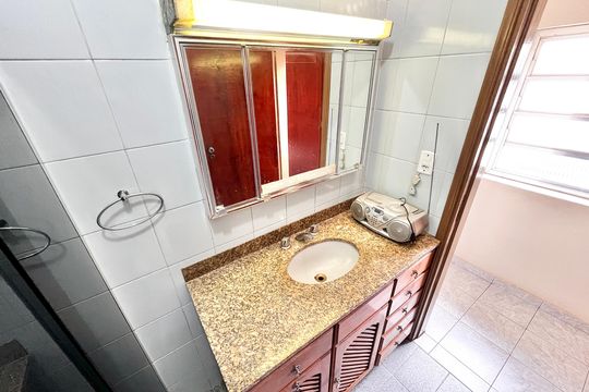 Casa à venda com 2 quartos, 116m² em Jardim das Laranjeiras, São Paulo