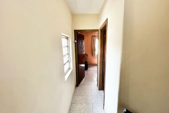 Casa à venda com 2 quartos, 116m² em Jardim das Laranjeiras, São Paulo