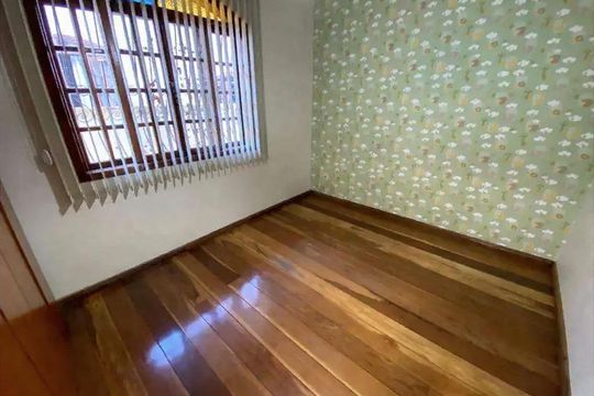 Casa à venda com 4 quartos, 250m² em Santa Monica, Belo Horizonte