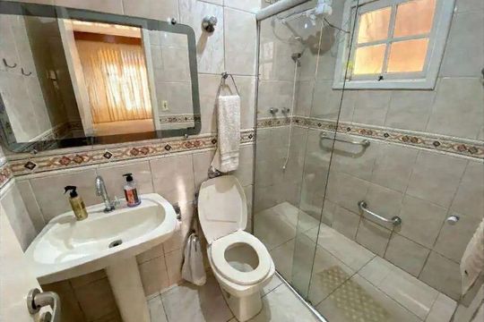 Casa à venda com 4 quartos, 250m² em Santa Monica, Belo Horizonte