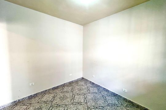Quarto de casa à venda com 1 quarto, 40m² em Vila Rosalia, Guarulhos
