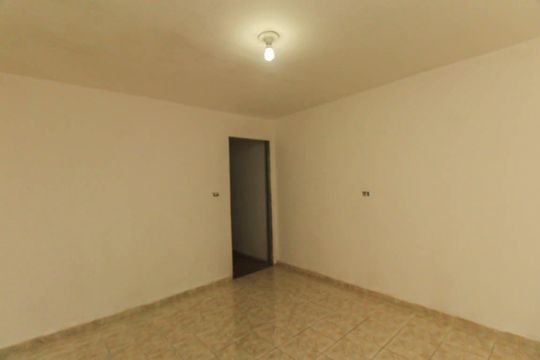 Casa para alugar com 1 quarto, 125m² em Jardim Iva, São Paulo