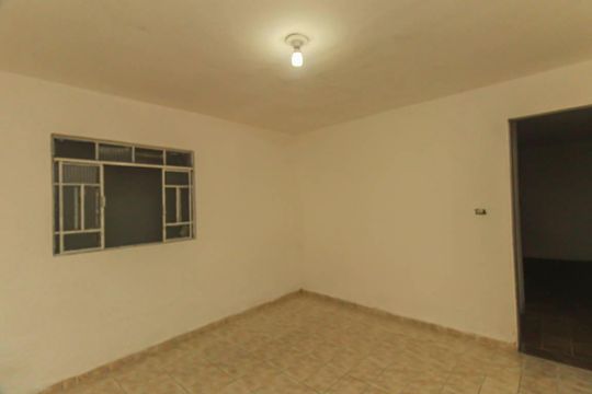 Casa para alugar com 1 quarto, 125m² em Jardim Iva, São Paulo