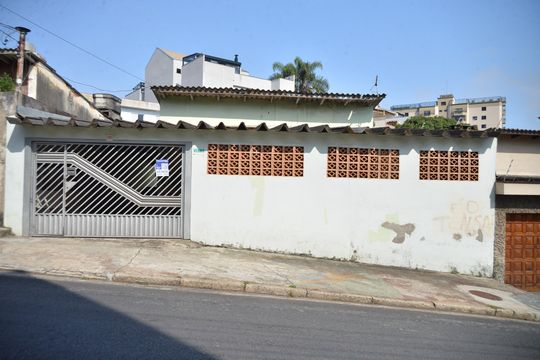 Fachada de casa à venda com 2 quartos, 350m² em Vila Guiomar, Santo André