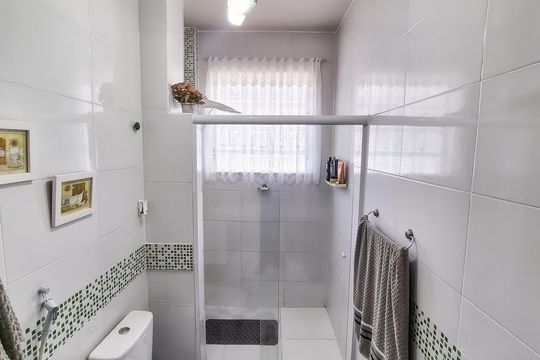 Banheiro  de apartamento à venda com 3 quartos, 80m² em Vista Alegre, Rio de Janeiro