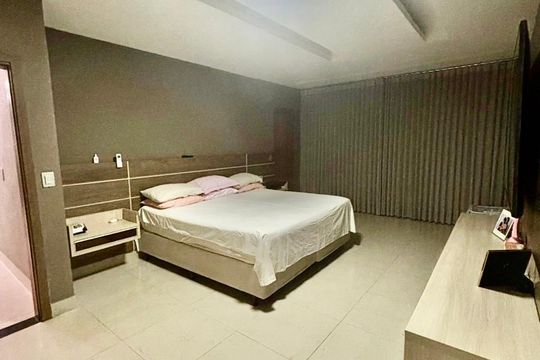 Quarto 1 de casa para alugar com 3 quartos, 420m² em Jardim Atlantico, Goiânia