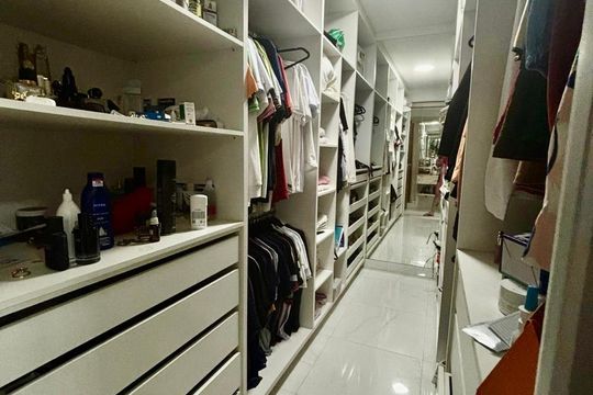 Closet de casa para alugar com 3 quartos, 420m² em Jardim Atlantico, Goiânia