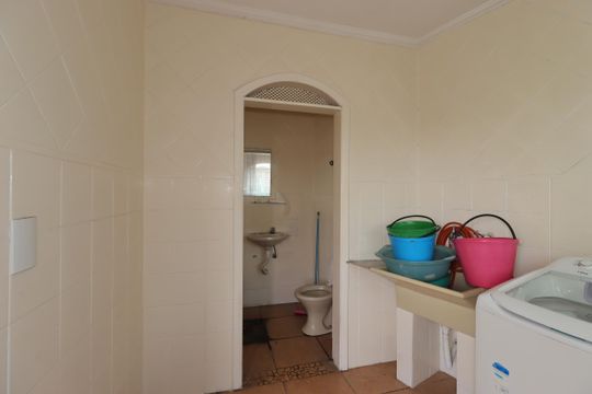 Área de Serviço de casa à venda com 2 quartos, 250m² em Vila Valparaíso, Santo André