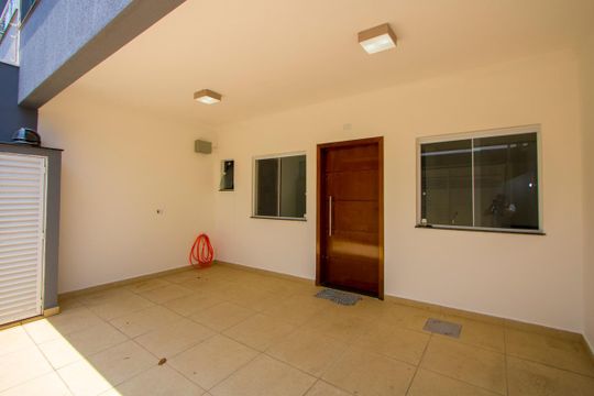 Garagem de casa à venda com 2 quartos, 116m² em Jardim Ipanema, Santo André