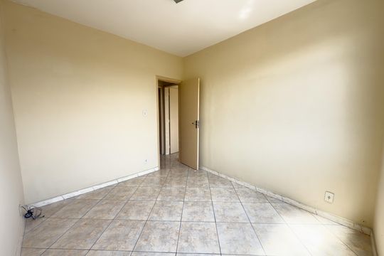 Quarto 1 de apartamento para alugar com 2 quartos, 71m² em Irajá, Rio de Janeiro