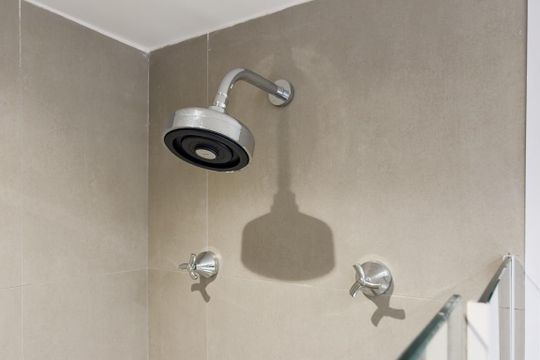 Banheiro de kitnet/studio à venda com 1 quarto, 33m² em Cerqueira César, São Paulo