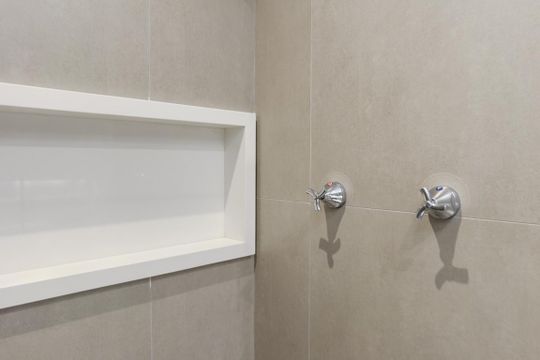 Banheiro de kitnet/studio à venda com 1 quarto, 33m² em Cerqueira César, São Paulo