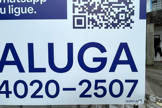 Fachada de apartamento para alugar com 1 quarto, 20m² em Capoeiras, Florianópolis