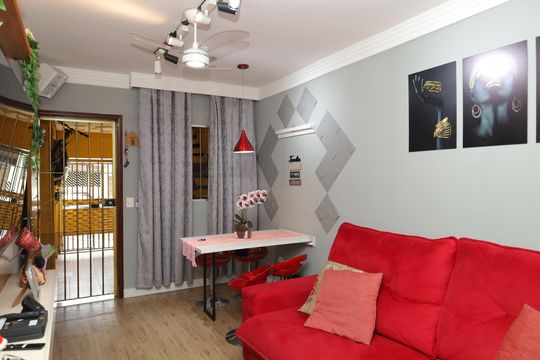 Sala de casa à venda com 2 quartos, 136m² em Vila Verde, São Paulo