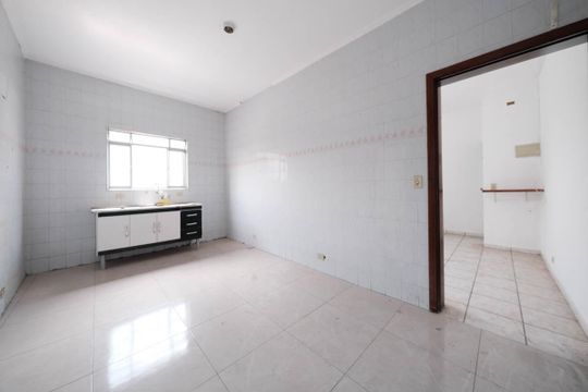 Cozinha de apartamento para alugar com 2 quartos, 80m² em Vila Guilhermina, São Paulo