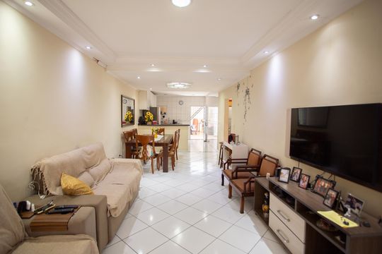 Casa à venda com 3 quartos, 300m² em Sítio do Morro, São Paulo