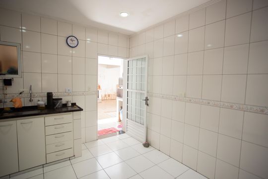 COZINHA de casa à venda com 3 quartos, 300m² em Sítio do Morro, São Paulo