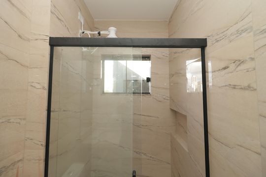 Banheiro de apartamento para alugar com 1 quarto, 27m² em Bosque da Saúde, São Paulo