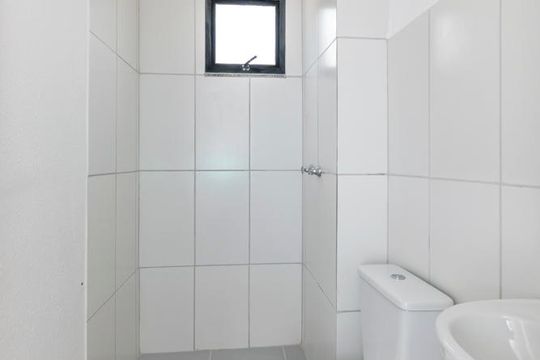 Banheiro de apartamento à venda com 2 quartos, 42m² em Vila Kosmos, Rio de Janeiro