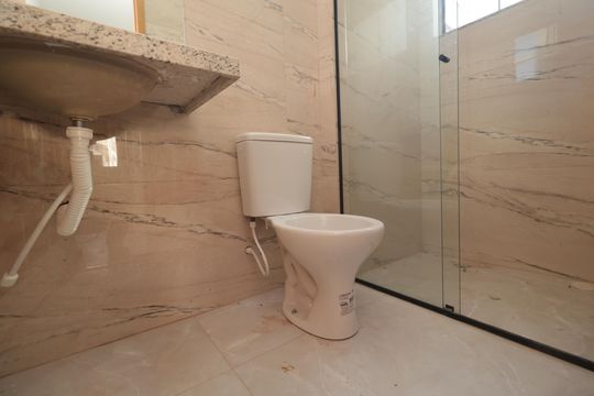 Banheiro social de apartamento para alugar com 1 quarto, 27m² em Bosque da Saúde, São Paulo