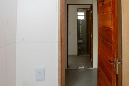 Banheiro de apartamento para alugar com 1 quarto, 36m² em Vila Clara, São Paulo