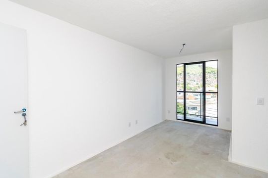 Sala de apartamento à venda com 2 quartos, 42m² em Vila Kosmos, Rio de Janeiro