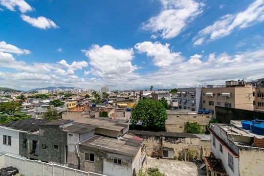 Vista do Quarto 2 de apartamento para alugar com 2 quartos, 42m² em Vila Kosmos, Rio de Janeiro