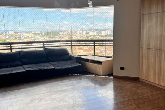 Apartamento para alugar com 3 quartos, 270m² em Vila Jacuí, São Paulo