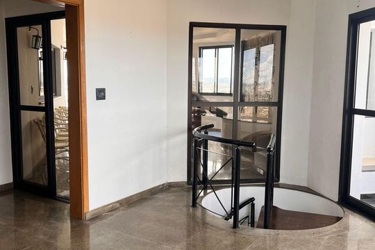 Apartamento para alugar com 3 quartos, 270m² em Vila Jacuí, São Paulo